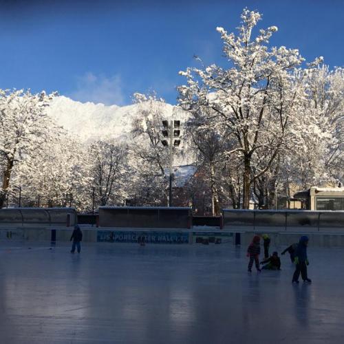 1b Eislaufen 8